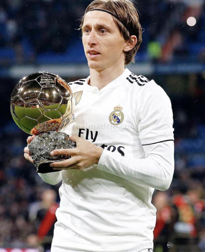 西甲战报：塔雷加乌龙，杜罗绝平，瓦伦西亚1-1平塞维利亚